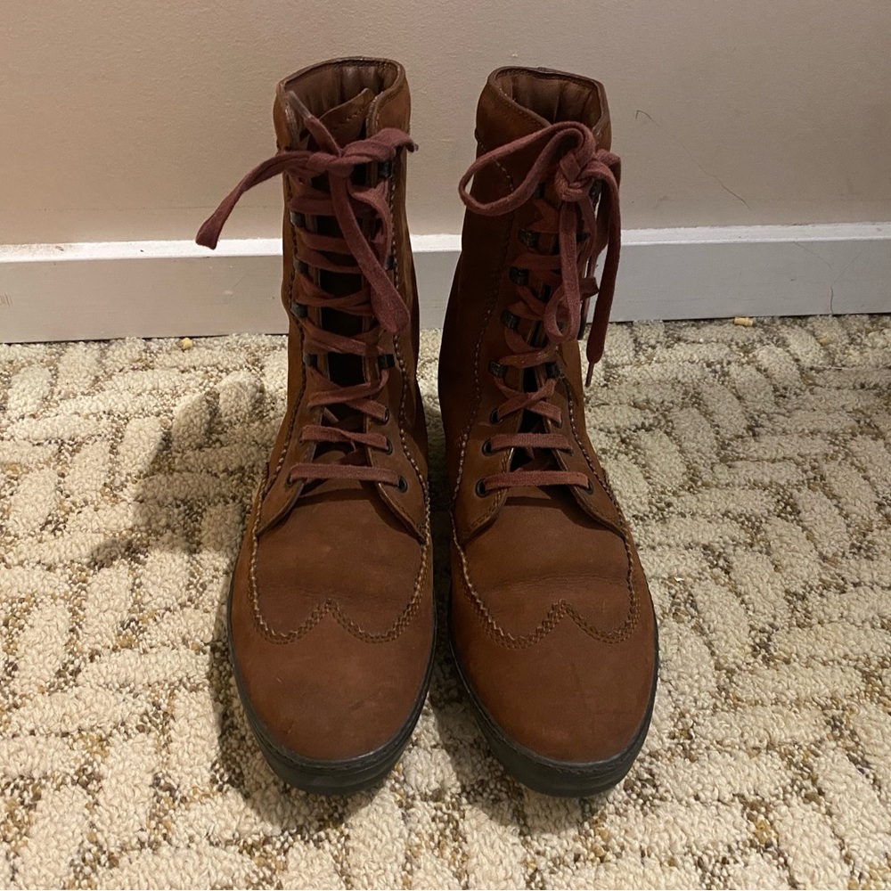 Tod’s Born Chestnut Leather Boots